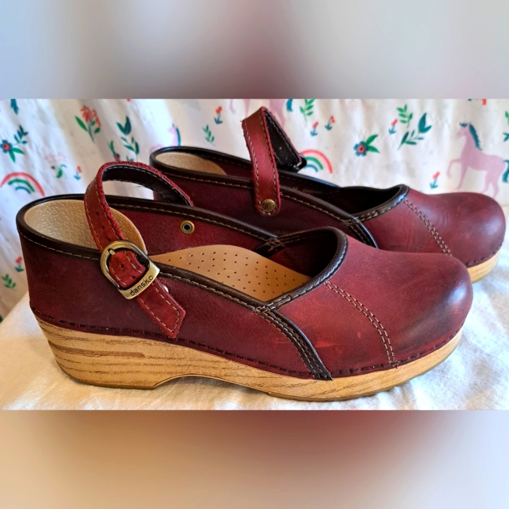 EUC Dansko Marcelle Ruby Red Mary Jane Leather Clog Shoe Size 37 US 7